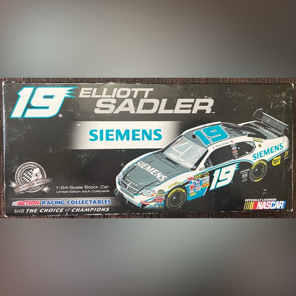 Elliot Sadler Siemens Diecast Car